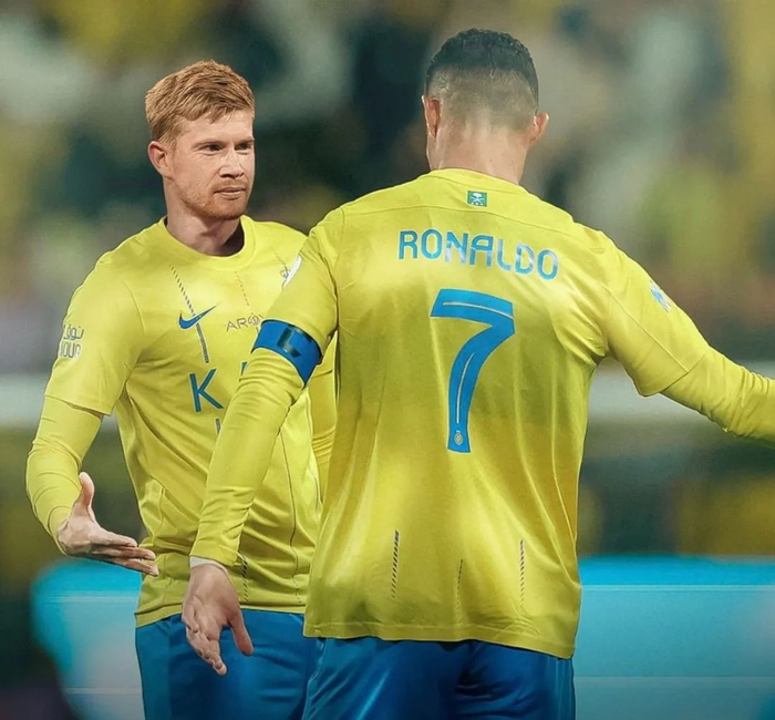 希腊完胜曼城,C罗扛起全队 希腊完胜曼城,C罗扛起全队