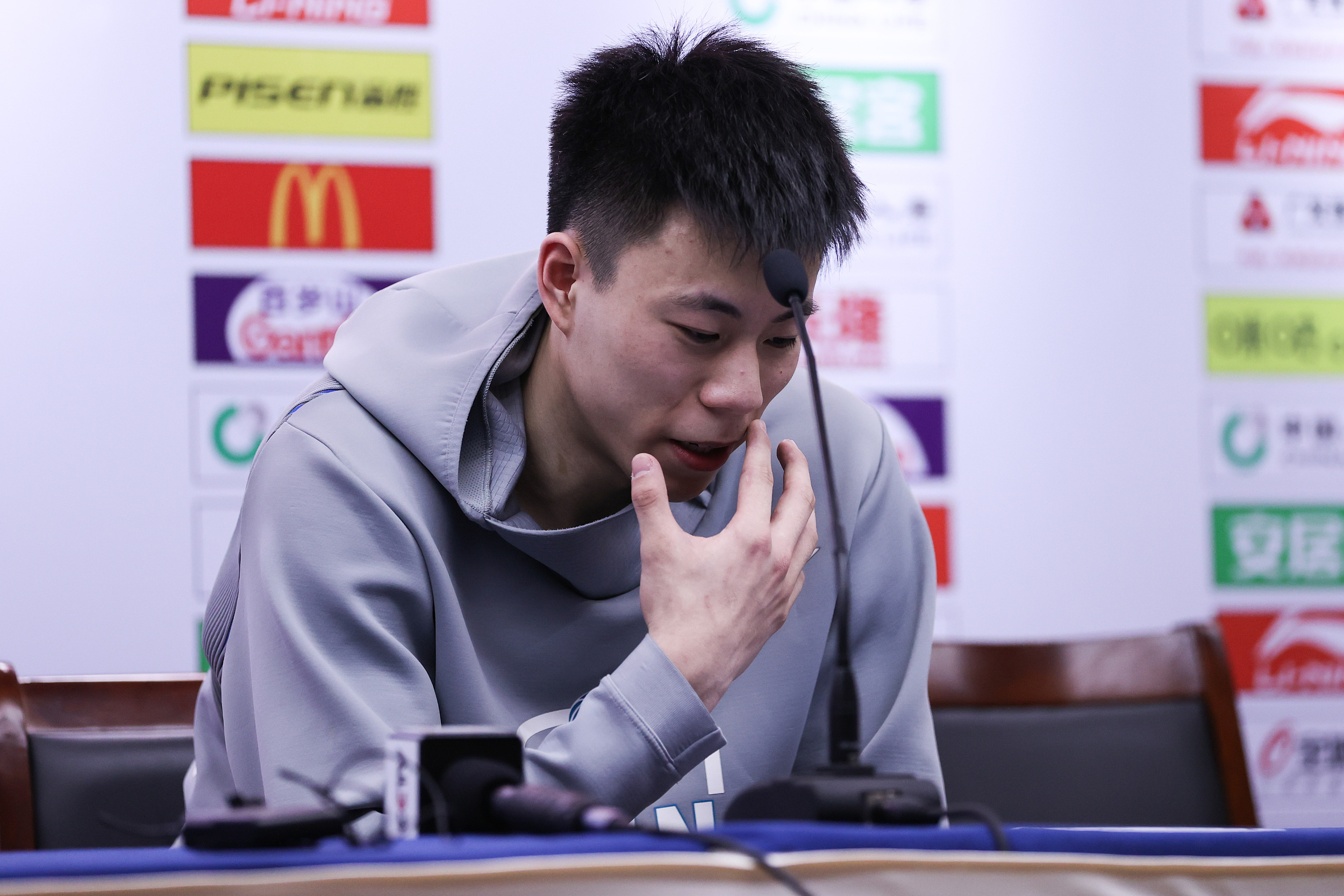 福建队碾压灰熊，张镇麟刷新纪录