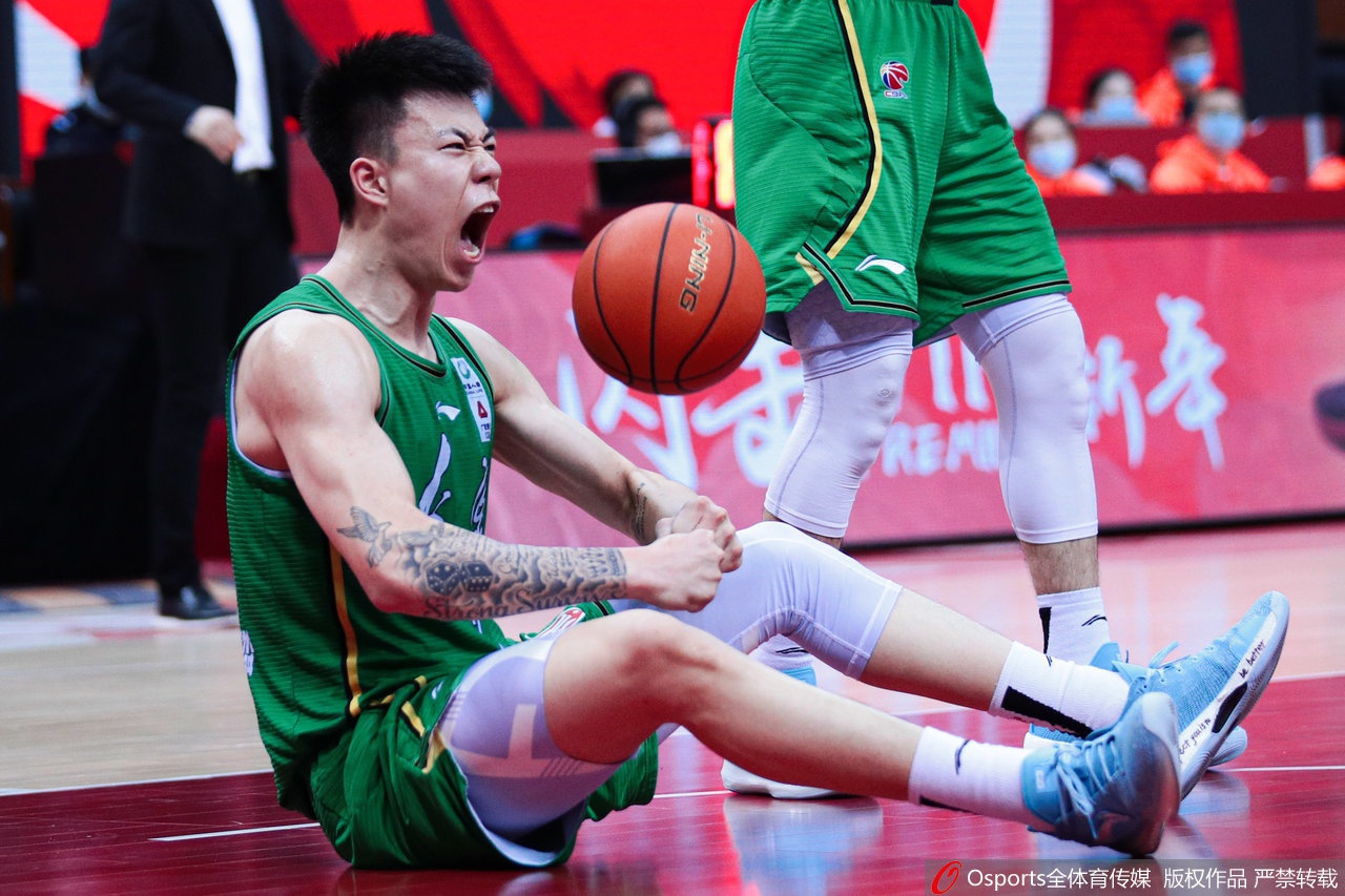 福建队碾压灰熊，张镇麟刷新纪录