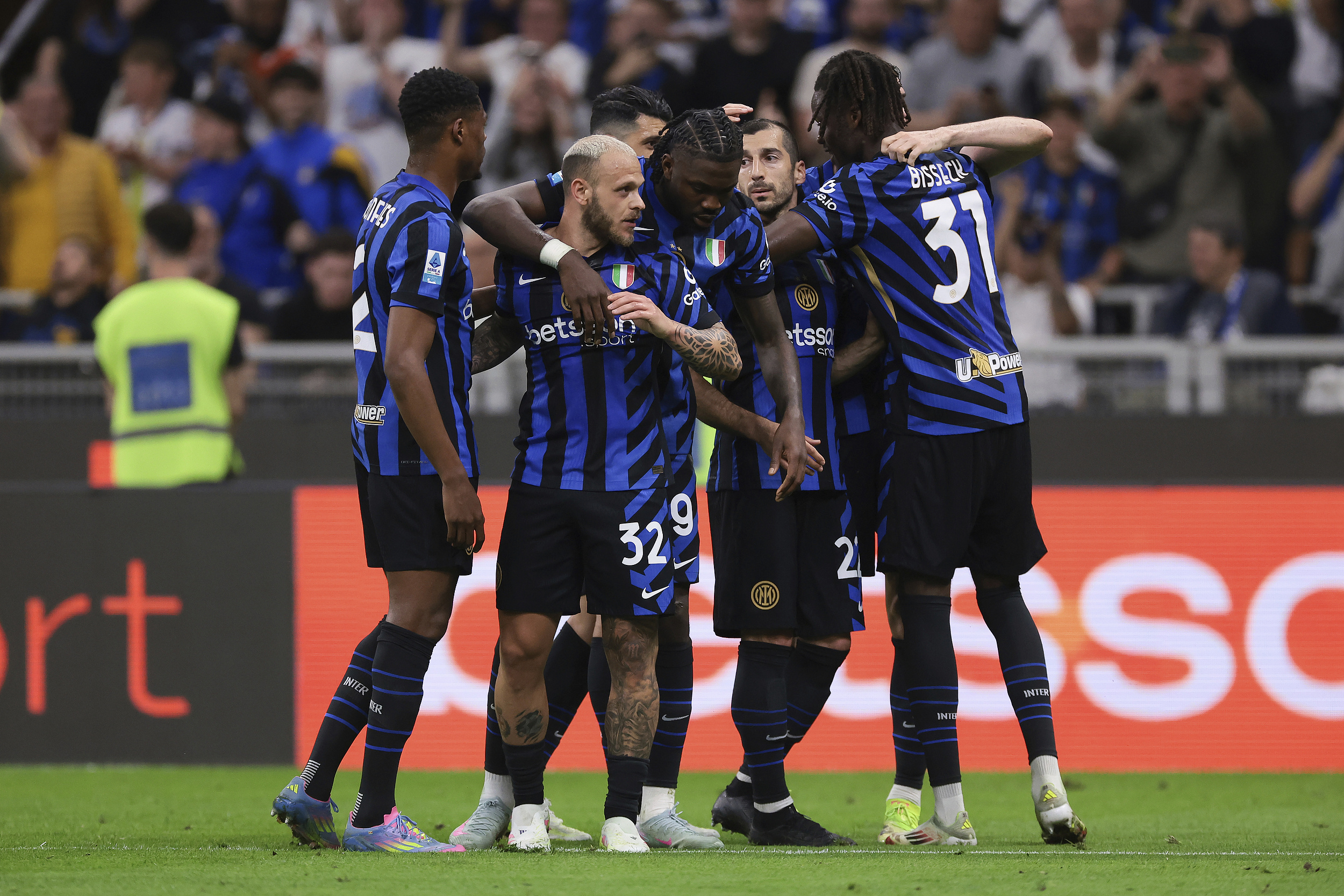 马赛横扫AC米兰，孙兴慜惊艳四座