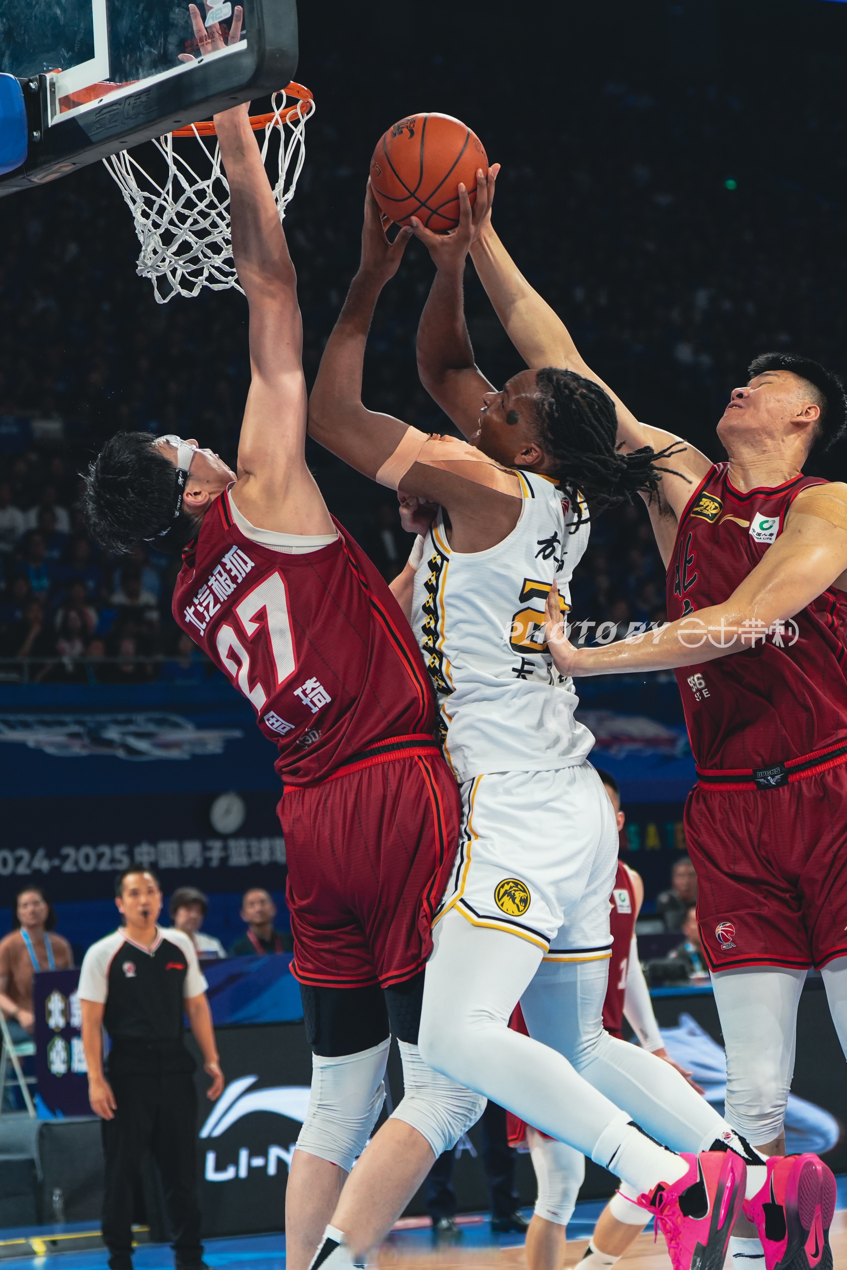 北京队逆转雄鹿,周琦统治全场 北京队逆转雄鹿,周琦统治全场