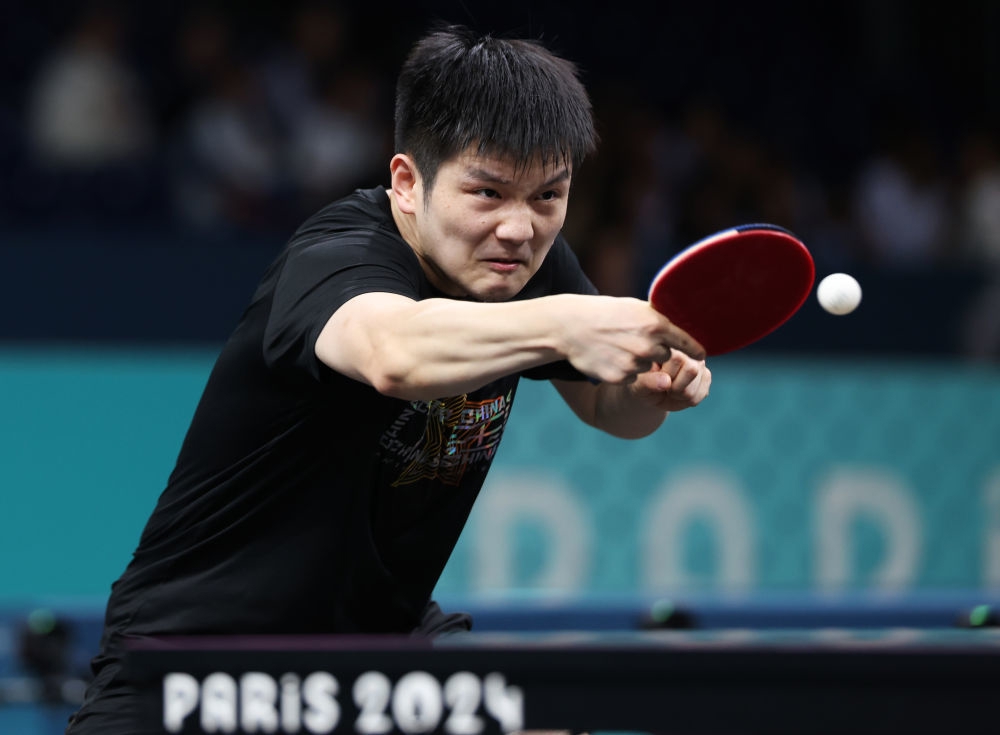 法国队鏖战奥地利队,樊振东关键制胜 法国队鏖战奥地利队,樊振东关键制胜