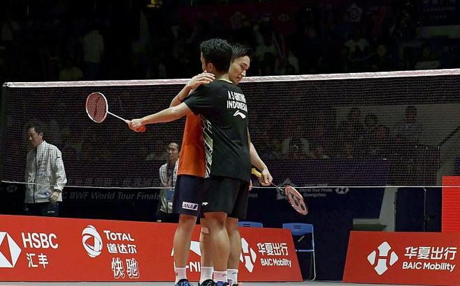 法国队碾压丹麦队，桃田贤斗扛起全队