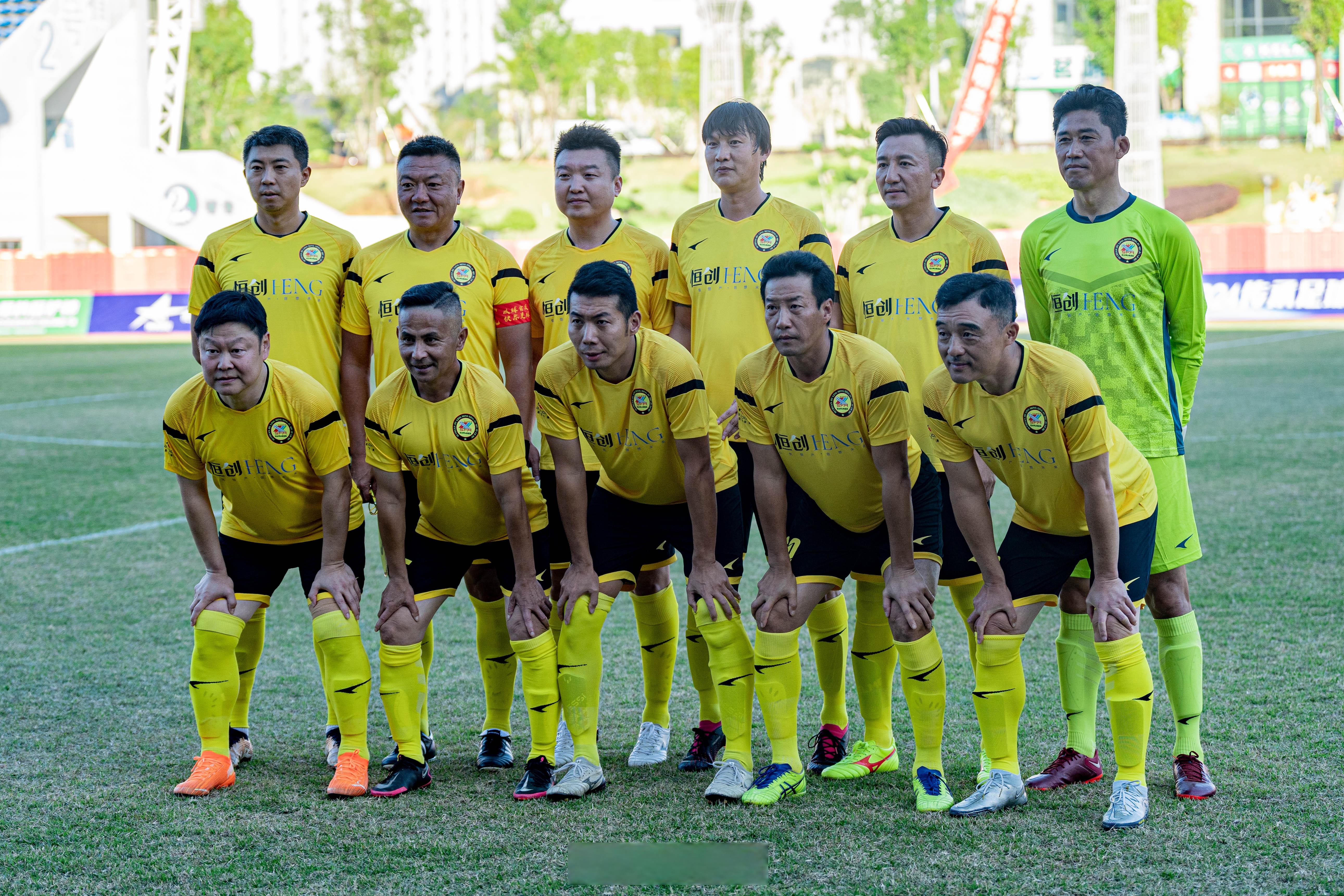 国内足球联赛引燃热情，各队实力逐渐暴露