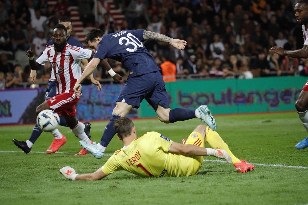 巴黎主力缺席踢出新花样，比赛节奏更紧张！