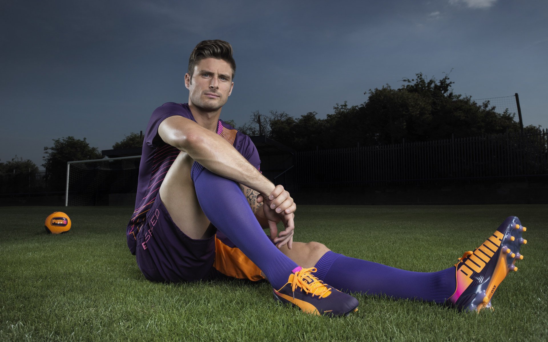 北欧德比惊世逆转，挪威完胜丹麦，莱万点燃赛场引爆全球热议